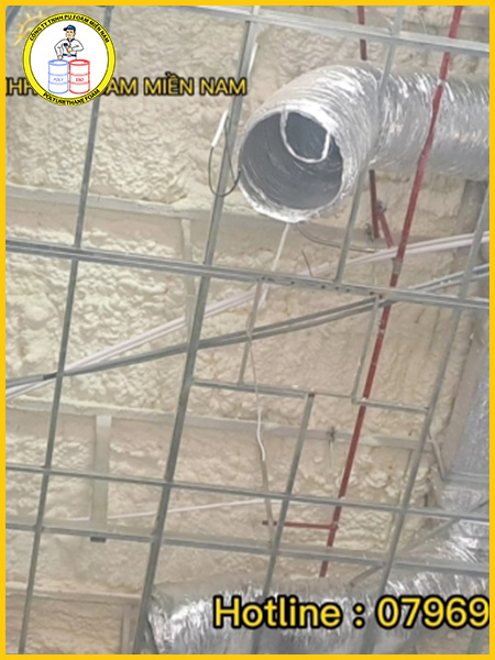 Phun PU Foam cách nhiệt bồn chứa, đường ống bảo ôn